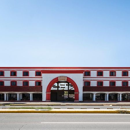 Oyo Hotel Real Del Sur, Estadio 치와와주 외부 사진