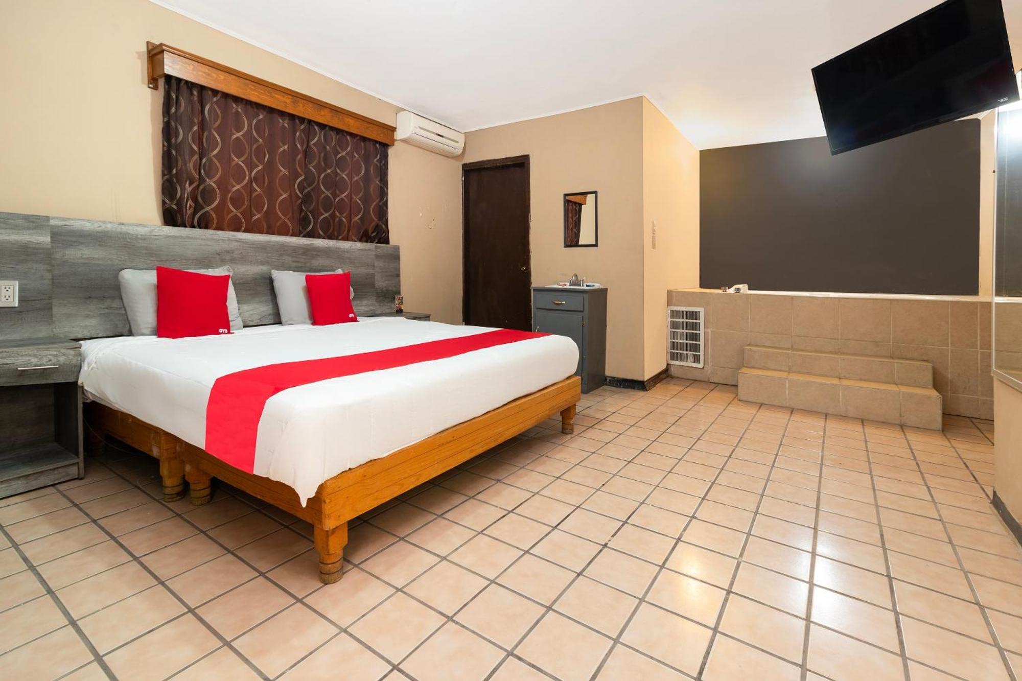 Oyo Hotel Real Del Sur, Estadio 치와와주 외부 사진