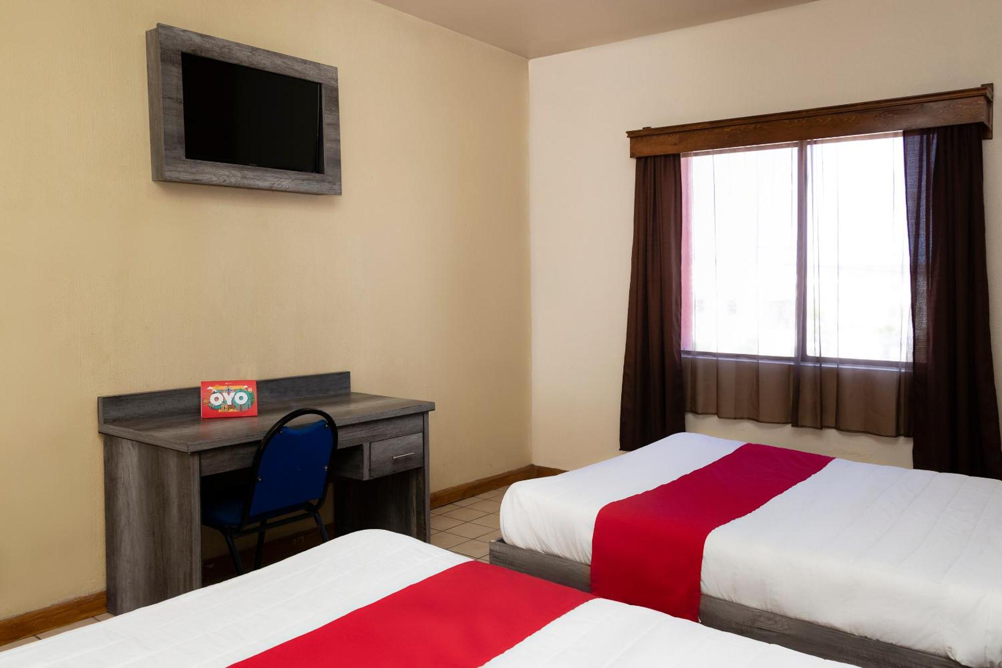 Oyo Hotel Real Del Sur, Estadio 치와와주 외부 사진