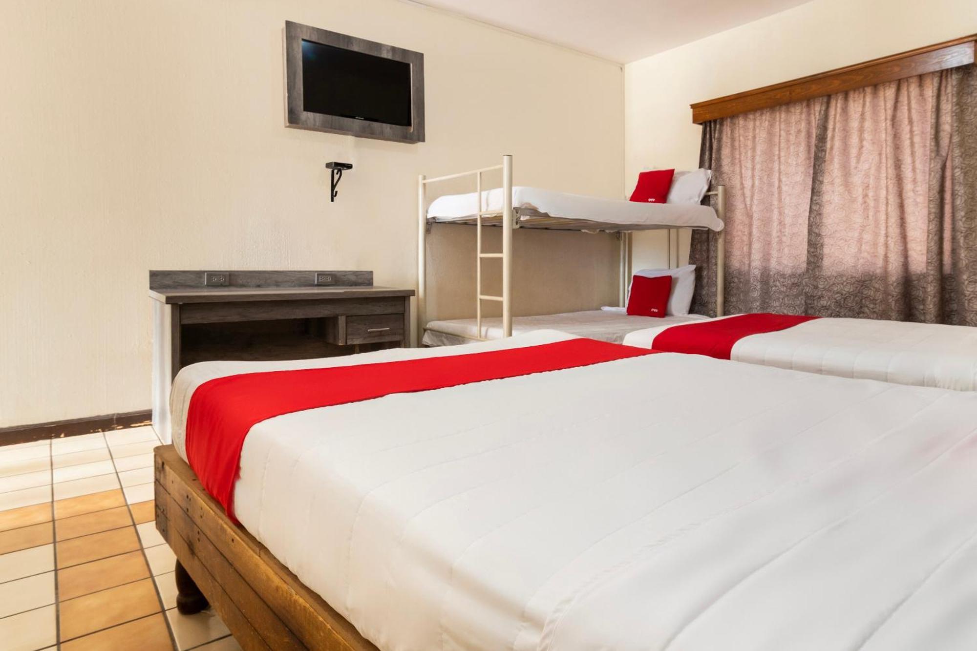 Oyo Hotel Real Del Sur, Estadio 치와와주 외부 사진
