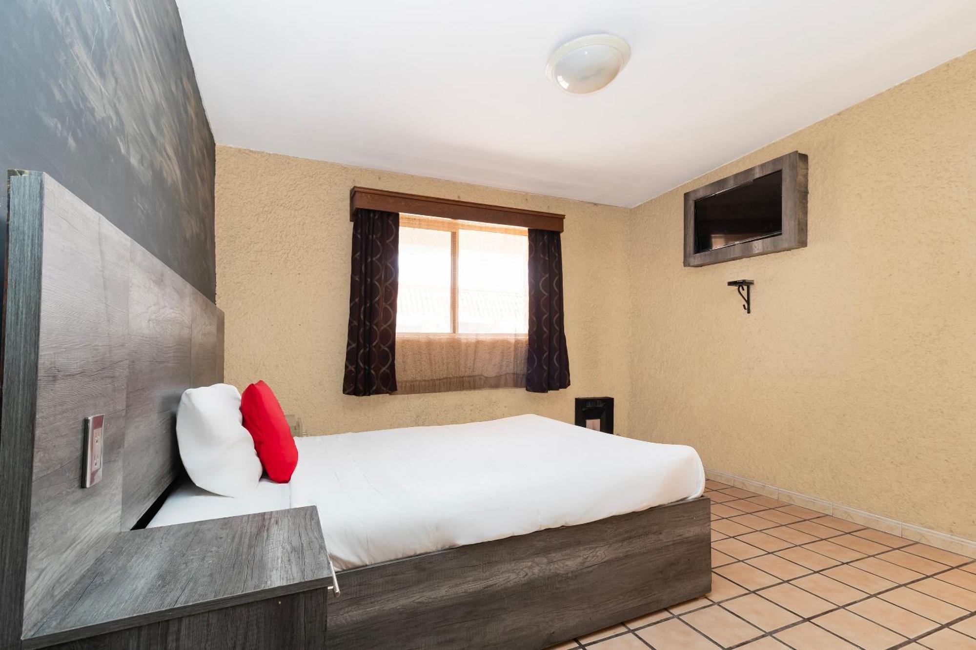 Oyo Hotel Real Del Sur, Estadio 치와와주 외부 사진