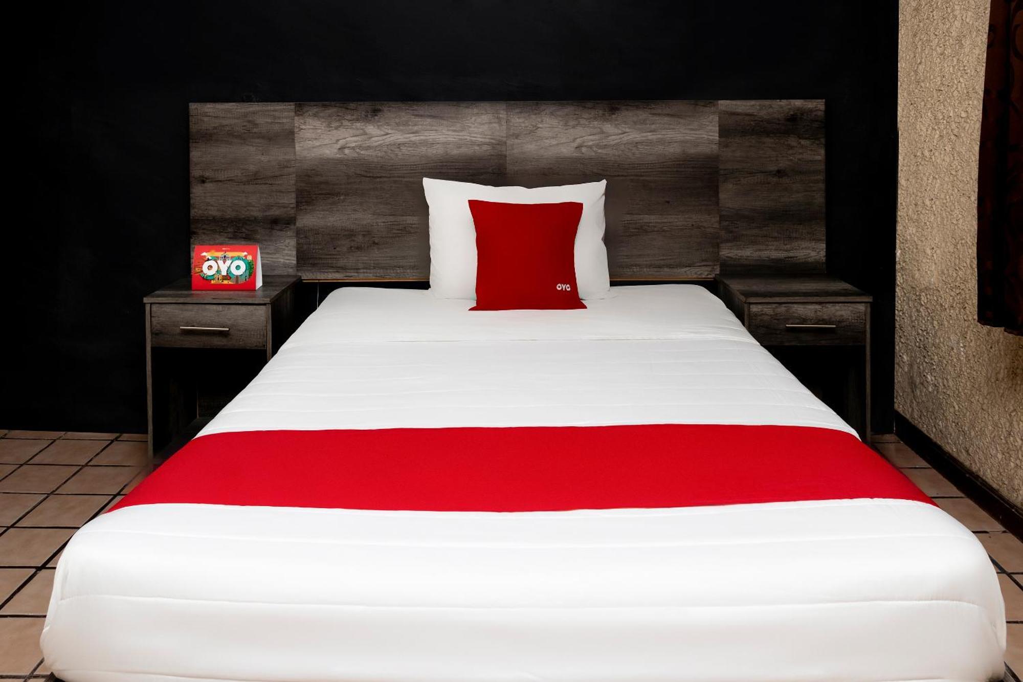 Oyo Hotel Real Del Sur, Estadio 치와와주 외부 사진