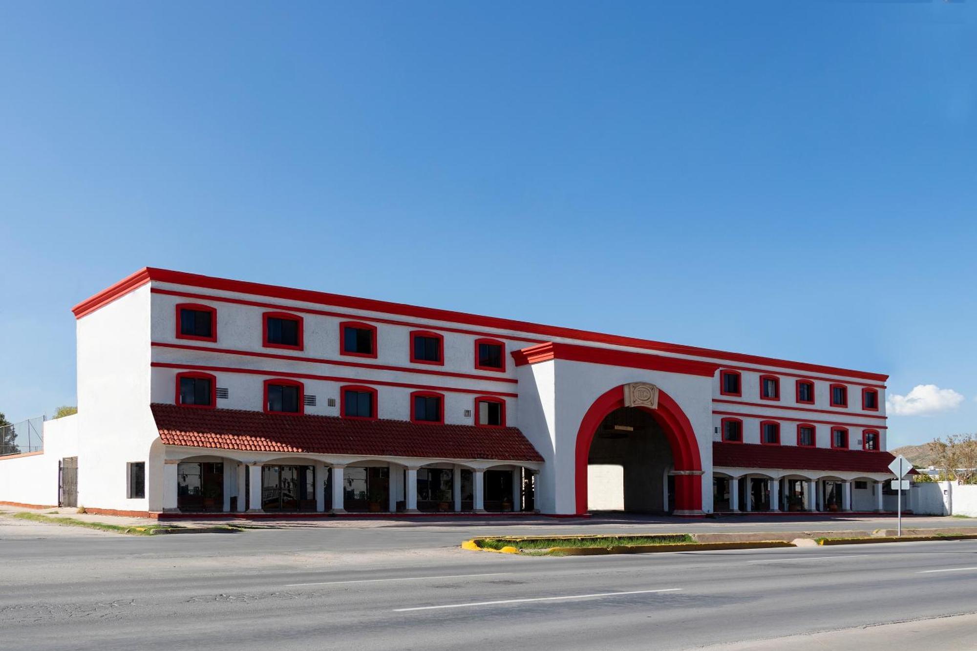 Oyo Hotel Real Del Sur, Estadio 치와와주 외부 사진