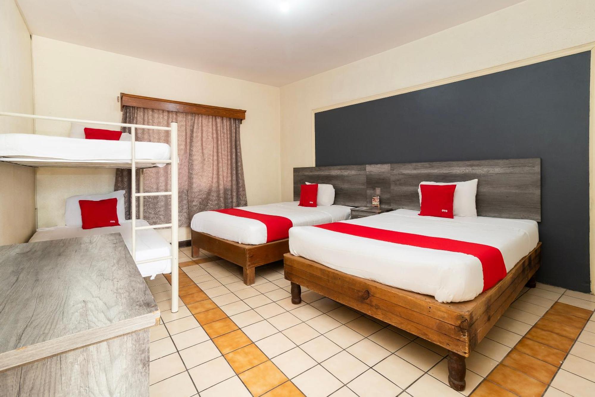 Oyo Hotel Real Del Sur, Estadio 치와와주 외부 사진