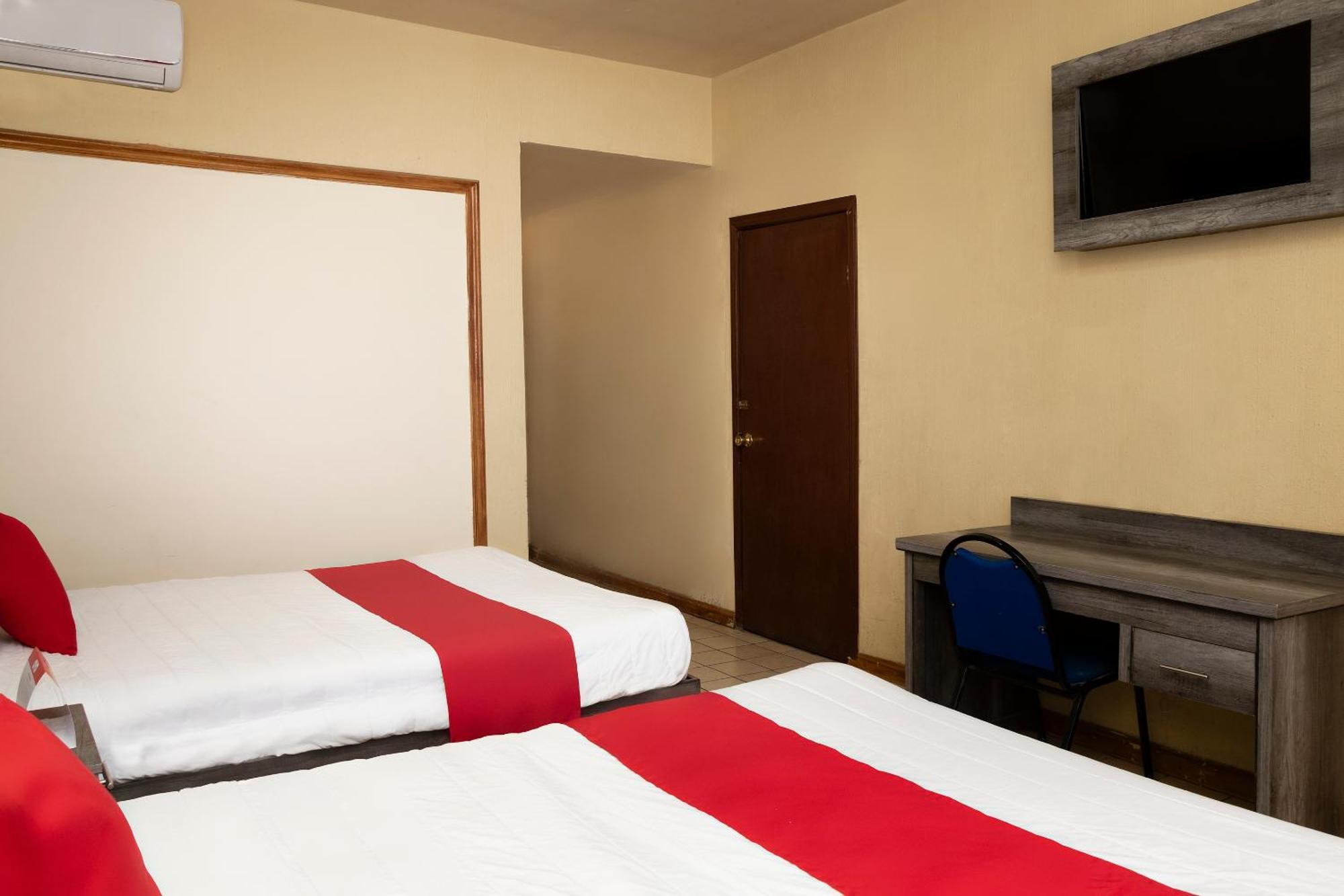 Oyo Hotel Real Del Sur, Estadio 치와와주 외부 사진