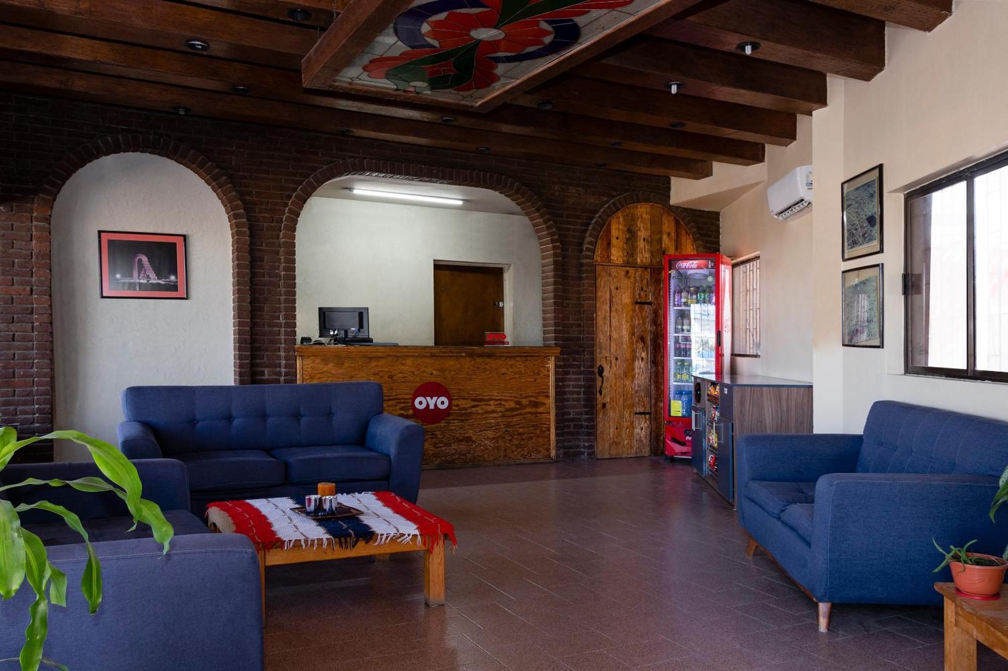 Oyo Hotel Real Del Sur, Estadio 치와와주 외부 사진